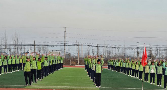 共享——洋湖乡中学阳光大课间观摩活动千亿球友会首页“绳”彩飞扬“羽”乐(图1)